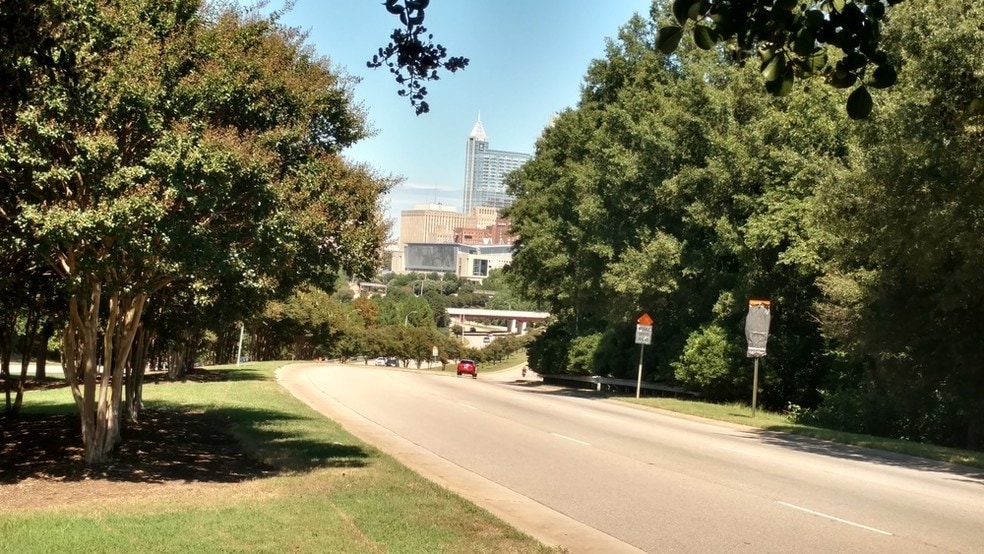 More Photos Of 1230 Green St, Raleigh Freestanding For Lease