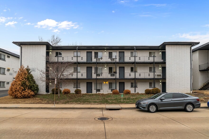 More Photos Of 7223 Anna Ave, Maplewood Apartments For Sale