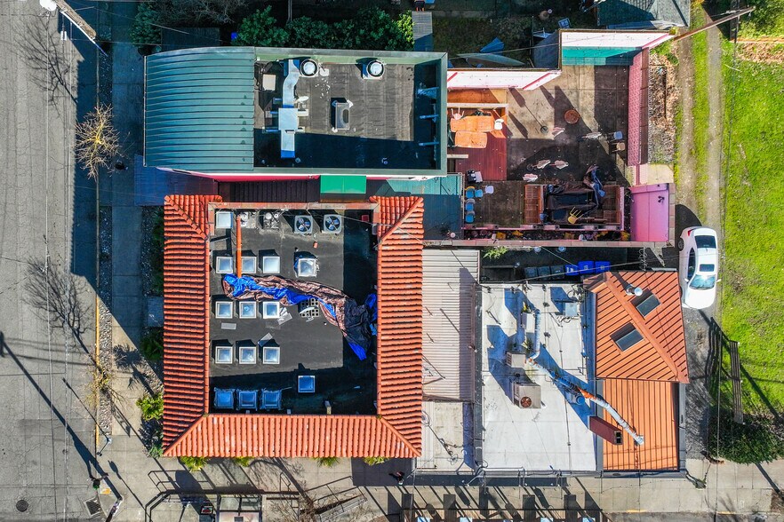 More Photos Of 2703 NE Alberta St, Portland Restaurant For Sale