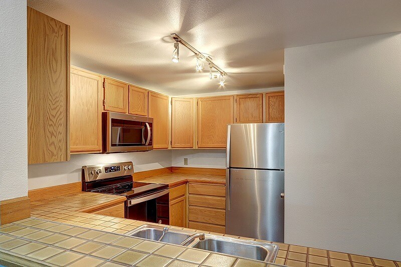 More Photos Of 9800 Roosevelt Way NE, Seattle Apartments For Sale