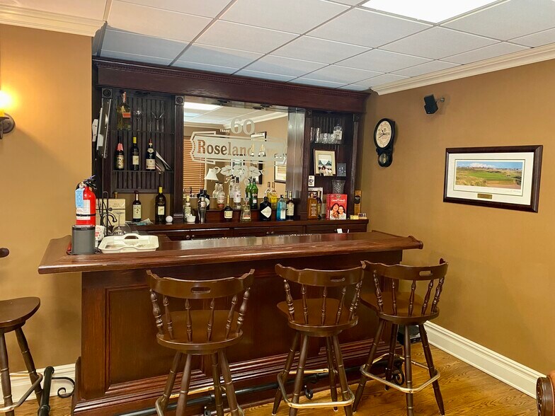 More Photos Of 60 Roseland Ave, Caldwell Office For Sale