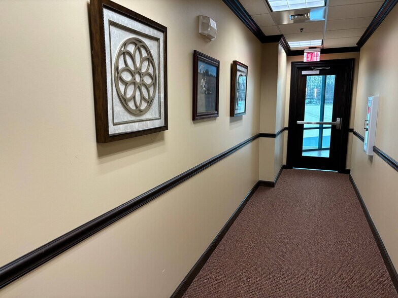 More Photos Of 90-100 Central St, Holliston Storefront Retail Office For Lease