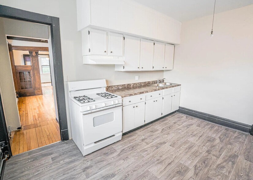 More Photos Of 604 Holly Ave, Saint Paul Apartments For Sale