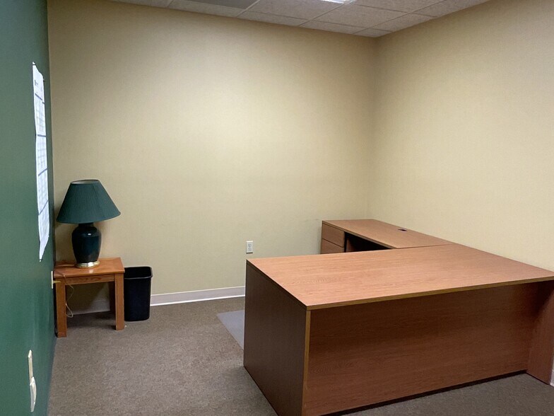 More Photos Of 2340 Warren Rd, Indiana Office For Lease