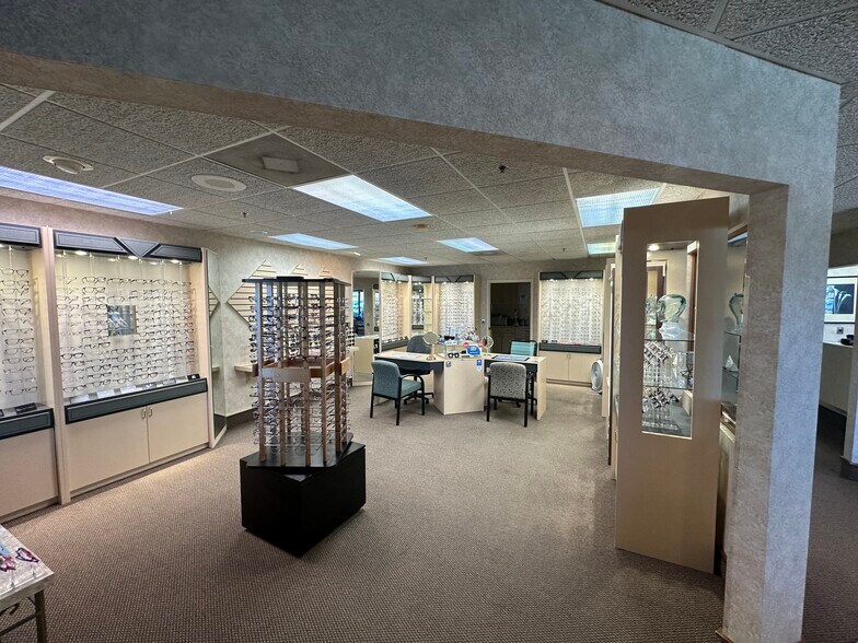 More Photos Of 640 S Lake St, Leesburg Medical For Lease