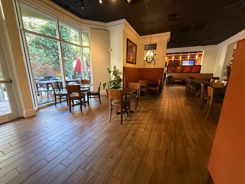 More Photos Of 128 S Beach St, Daytona Beach Apartments For Lease