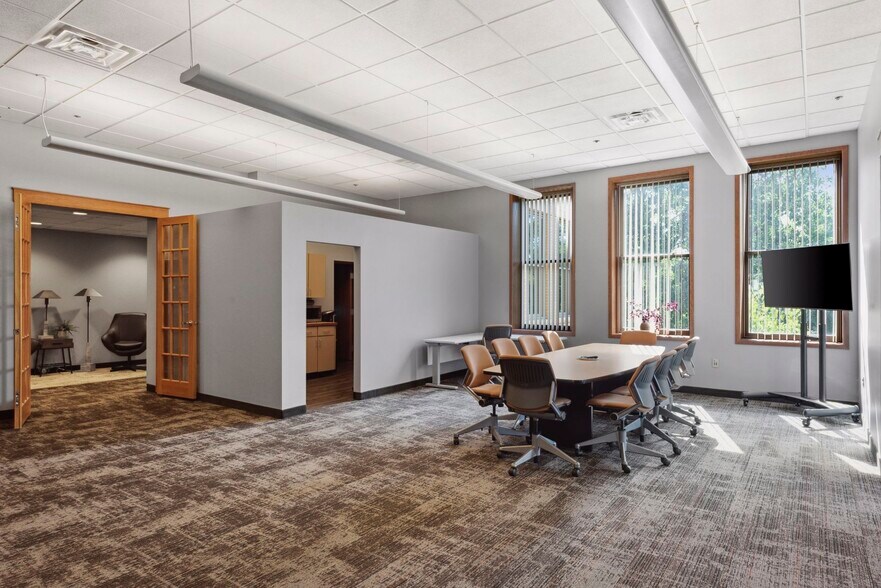 More Photos Of 261 School Ave, Excelsior Office For Sale