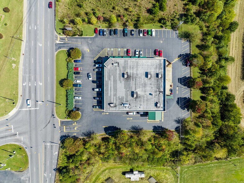 More Photos Of 1395 W D St, North Wilkesboro Drugstore For Sale