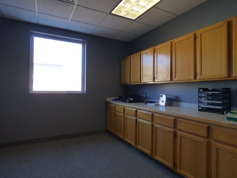 More Photos Of 9323 Garfield Ave S, Bloomington Distribution For Sale