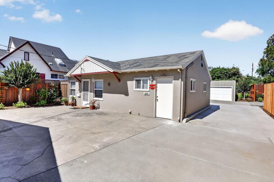 More Photos Of 20847 Chester St, Castro Valley Multifamily For Sale