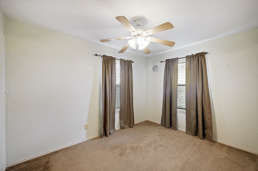 More Photos Of 4100 County Road 101, Taylor Land For Sale