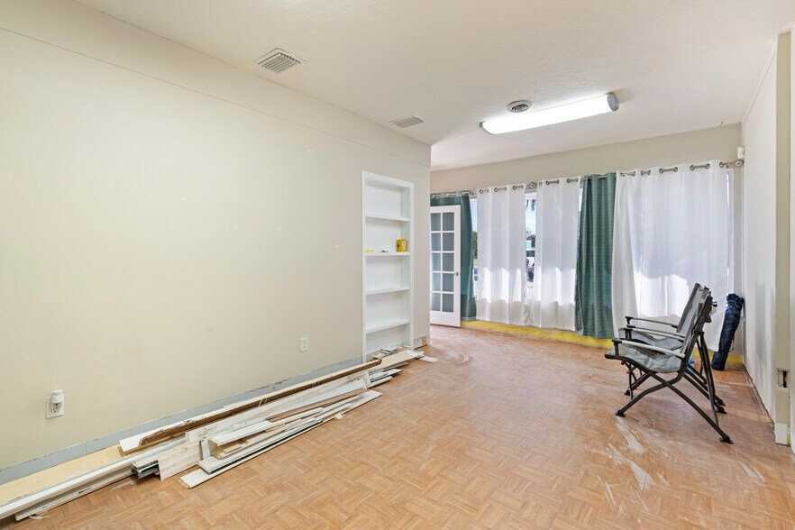 More Photos Of 599 Sherwood Ave, Satellite Beach General Retail For Lease