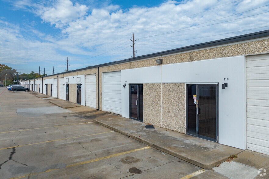 More Photos Of 13940 Bammel North Houston Rd, Houston Unknown For Lease