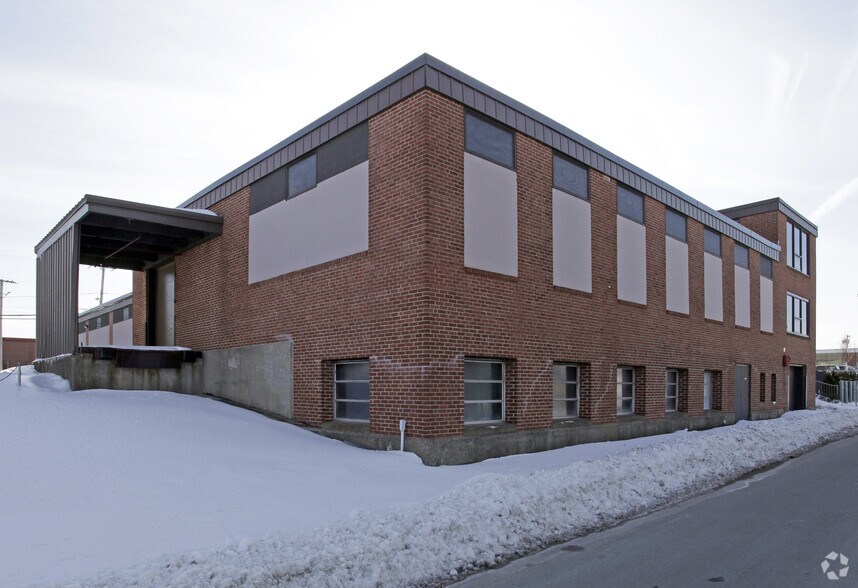 More Photos Of 35 Baker St, Providence Manufacturing For Lease