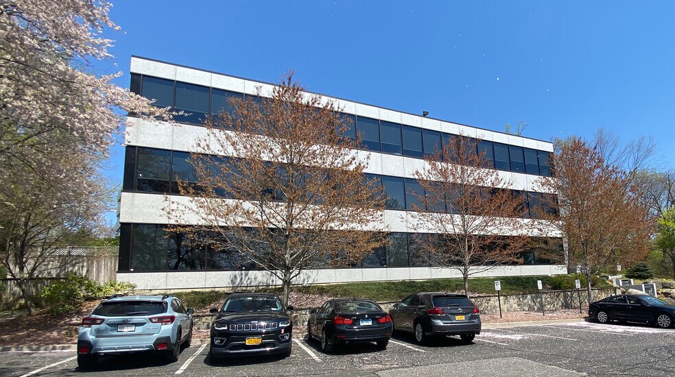 More Photos Of 1 W Red Oak Ln, White Plains Office For Lease