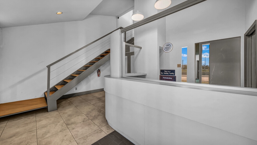 More Photos Of 5450 E Loop 820 S, Fort Worth Loft Creative Space For Sale