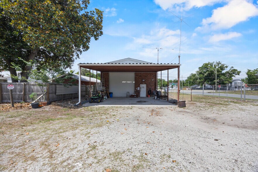 More Photos Of 1120 Dawson St, Wilmington Flex For Sale