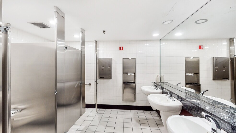 More Photos Of 1200 Brickell Ave, Miami Office For Lease