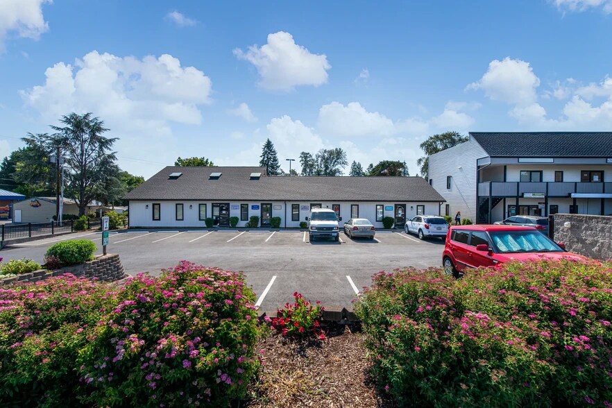 More Photos Of 12950 SW Pacific Hwy, Tigard Coworking Space