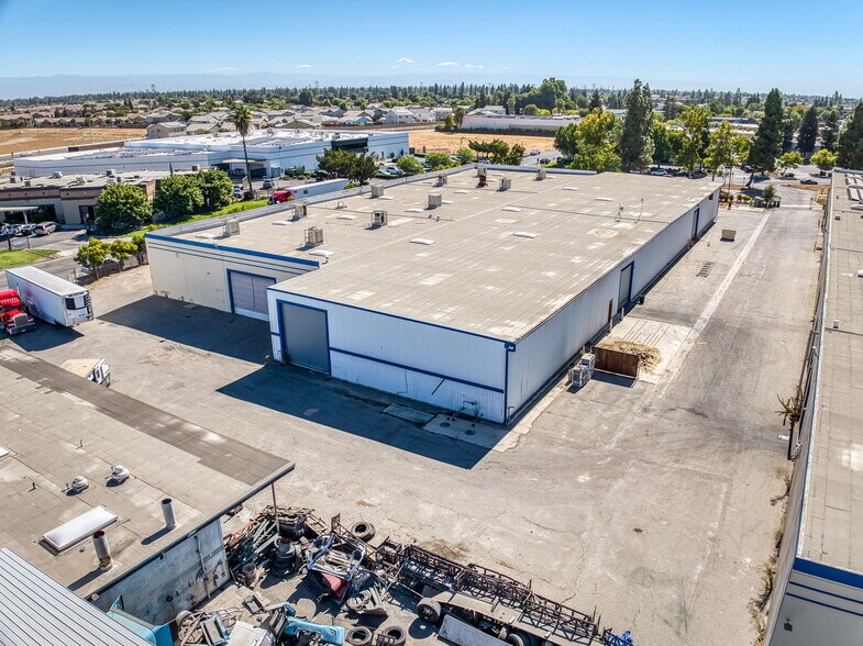 More Photos Of 5333 N Cornelia Ave, Fresno Warehouse For Sale