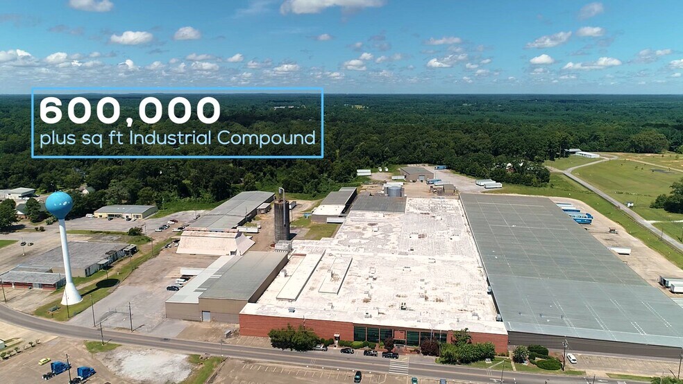 Primary Photo Of 133 Scanlan St, Newton Distribution For Sale