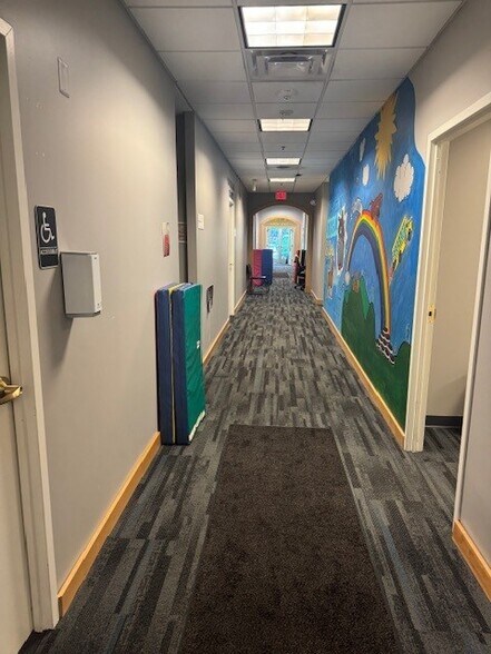 More Photos Of 45305 Catalina Ct, Sterling Showroom For Sale