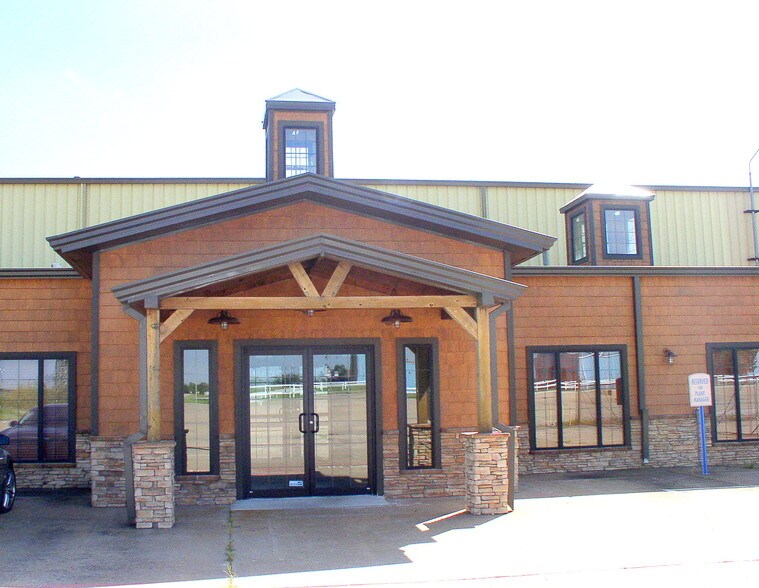 More Photos Of 1200 N Maitlen Dr, Cushing Manufacturing For Lease