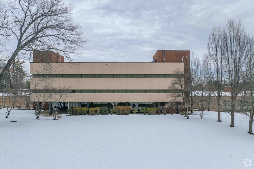 More Photos Of 7 Shattuck Rd, Andover Manufacturing For Lease