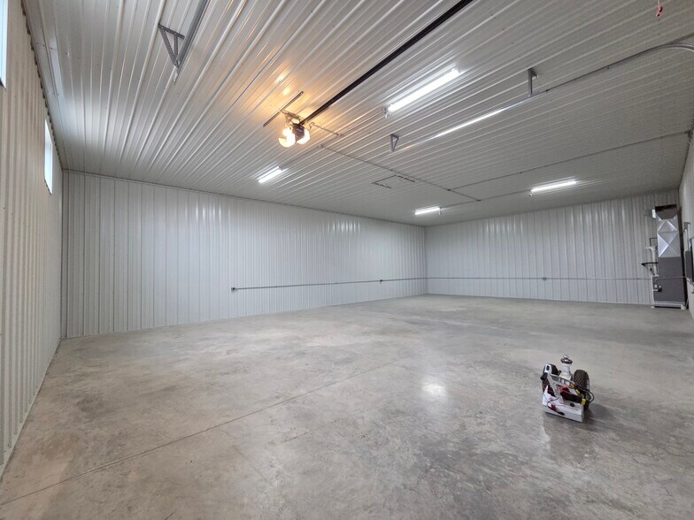 More Photos Of 519 Lincoln Ave, Rochelle Freestanding For Sale