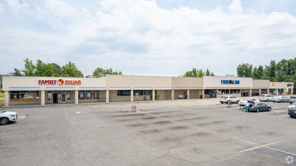 More Photos Of 1100-1116 Aberdeen Rd, Laurinburg Storefront For Lease