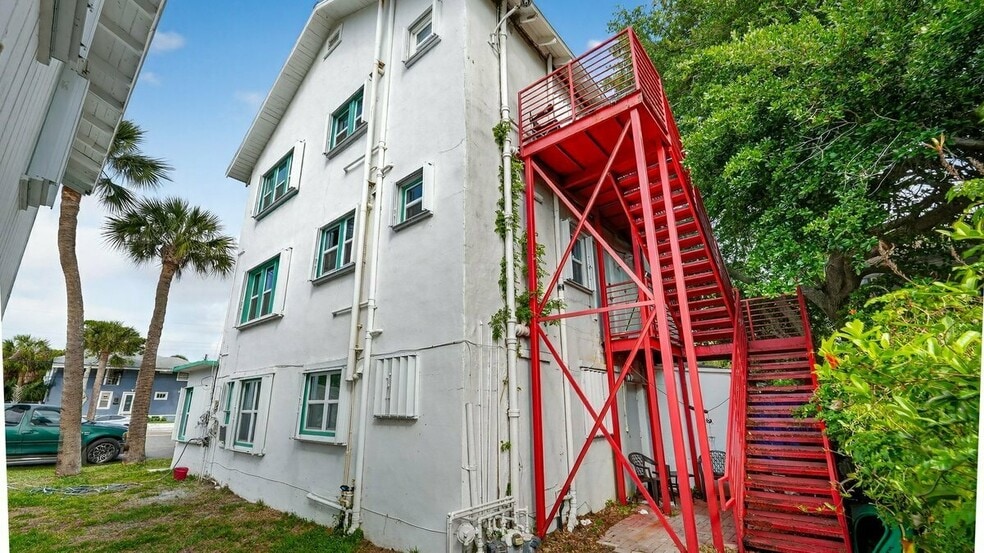 More Photos Of 218 N Oleander Ave, Daytona Beach Apartments For Sale