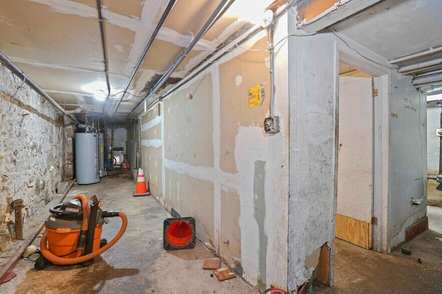 More Photos Of 296 Grand St, Brooklyn Apartments For Lease