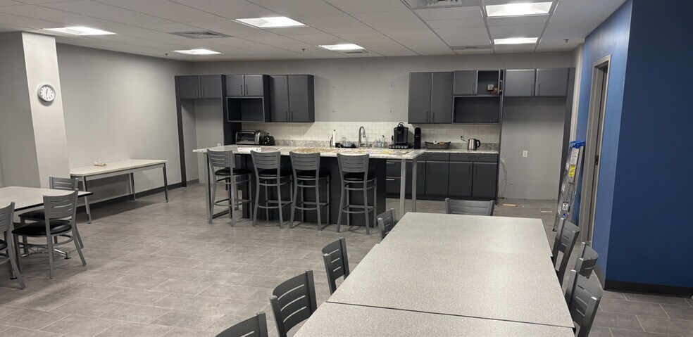 More Photos Of 35 Parkwood Dr, Hopkinton Office For Lease
