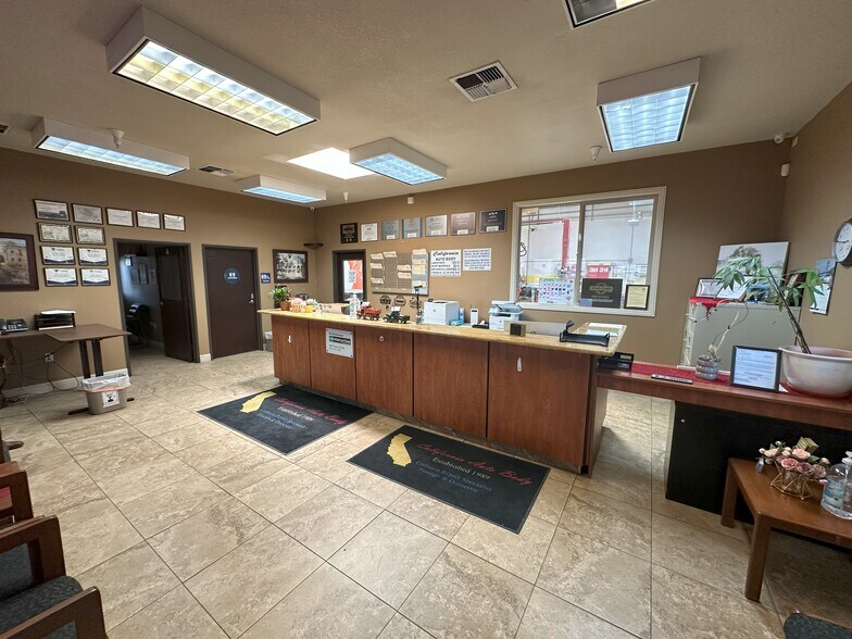 More Photos Of 4540 Power Inn Rd, Sacramento Warehouse For Lease