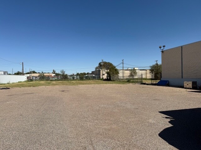 More Photos Of 520 34th St, Lubbock Warehouse For Lease