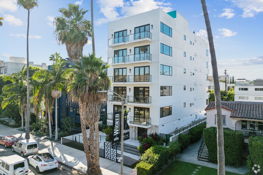 Primary Photo Of 137 N Doheny Dr, West Hollywood Apartments For Sale