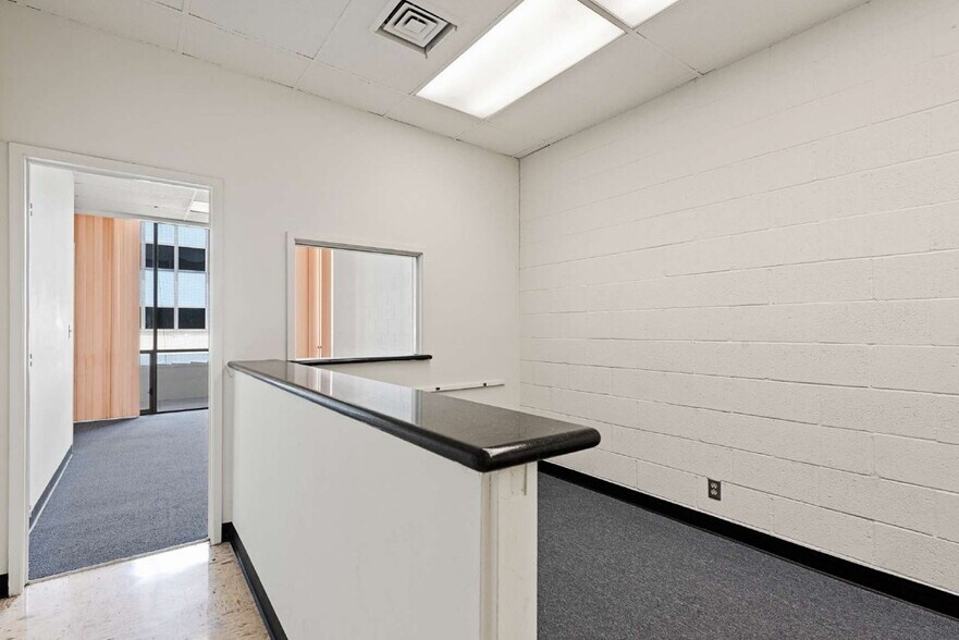 More Photos Of 316 E 2nd St, Los Angeles Storefront Retail Office For Lease