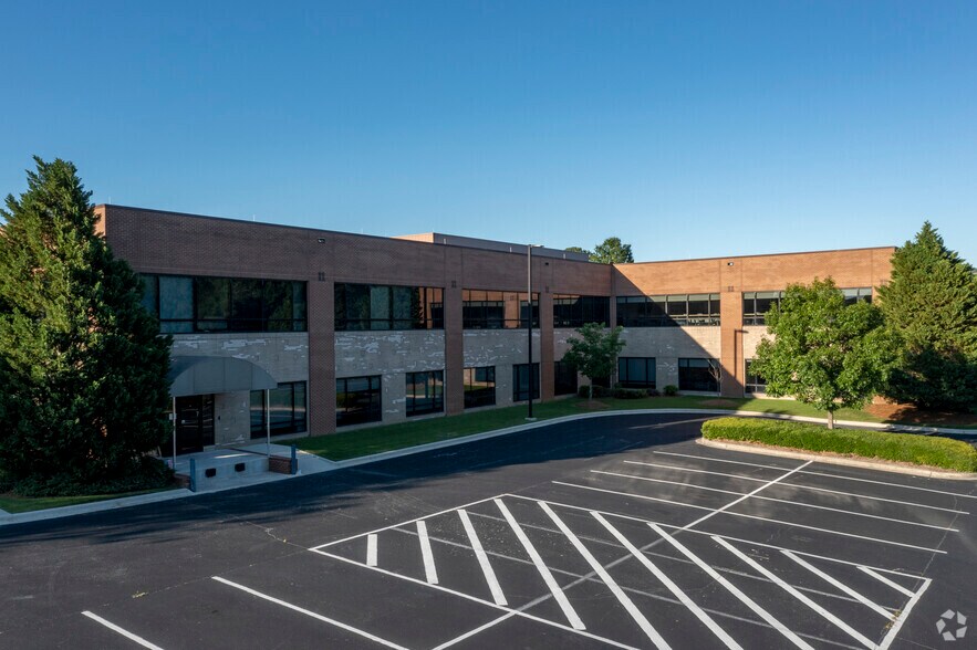 More Photos Of 2700 Corporate Dr, Birmingham Coworking Space