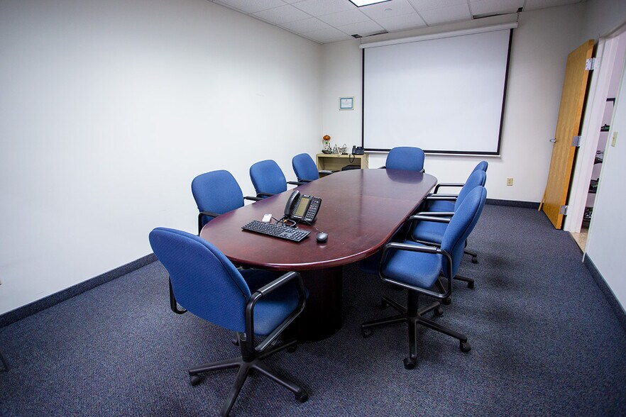 More Photos Of 11 Beaver Brook Rd, Littleton Light Manufacturing For Lease