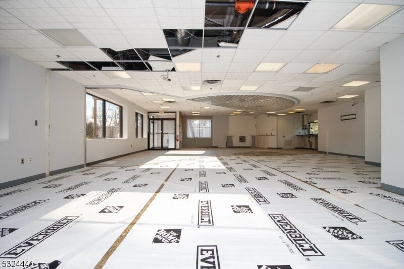 More Photos Of 426 Ridgedale Ave, East Hanover Bank For Lease