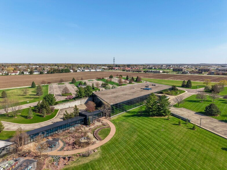 More Photos Of 1 Qbe Way, Sun Prairie Unknown For Lease