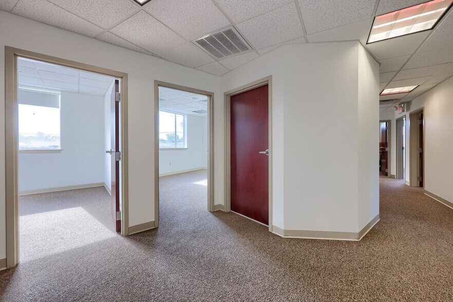 More Photos Of 1864 Oregon Pike, Lancaster Office For Sale