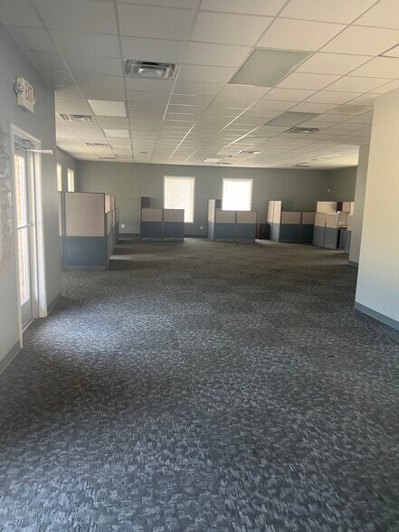 More Photos Of 161 Heritage Meadows Cir, Bourbonnais Office Residential For Lease