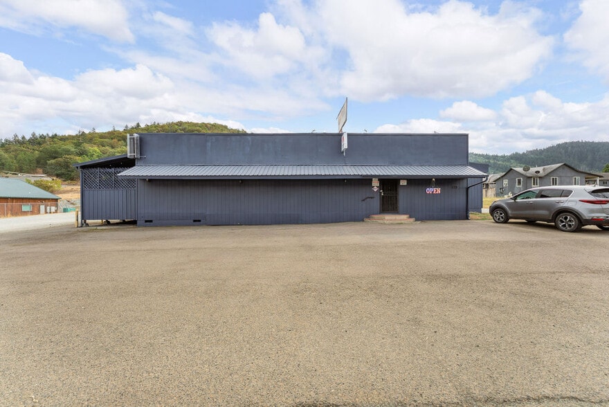 More Photos Of 125 Opresik Ln, Myrtle Creek Bar For Sale