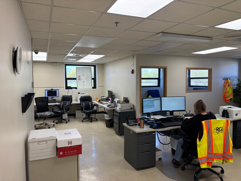 More Photos Of 3020 W Prospect Ave, Appleton Industrial For Lease