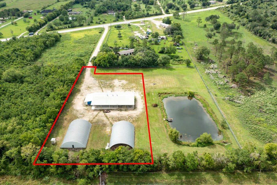 More Photos Of 4512 S Highway 35, Alvin Light Manufacturing For Lease