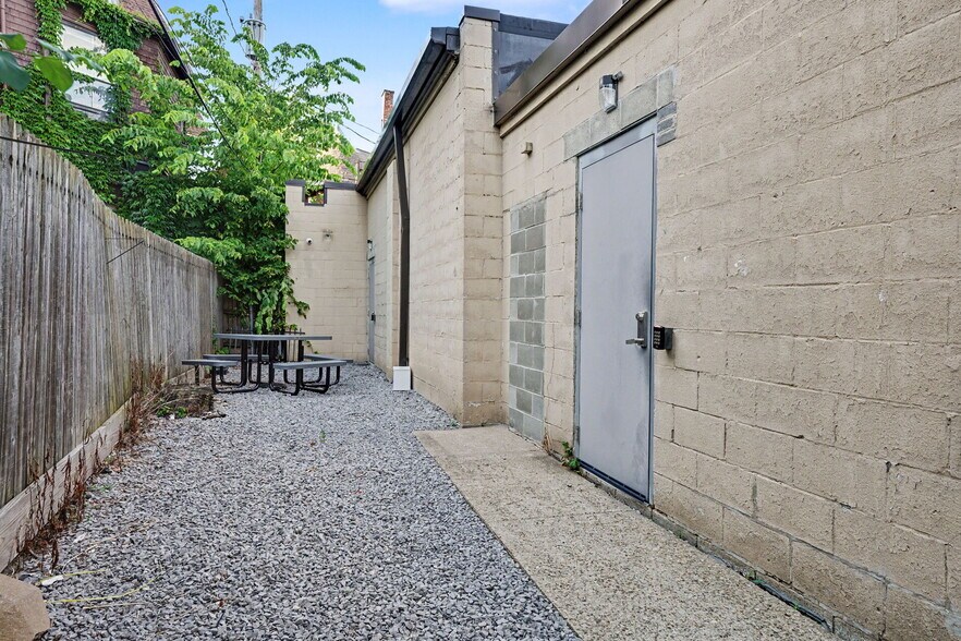 More Photos Of 932 Elmwood Ave, Buffalo Flex For Sale