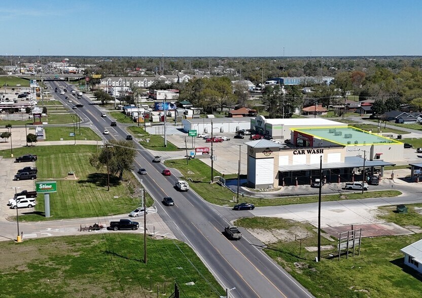 More Photos Of 2929 Ruth St, Sulphur Storefront For Lease