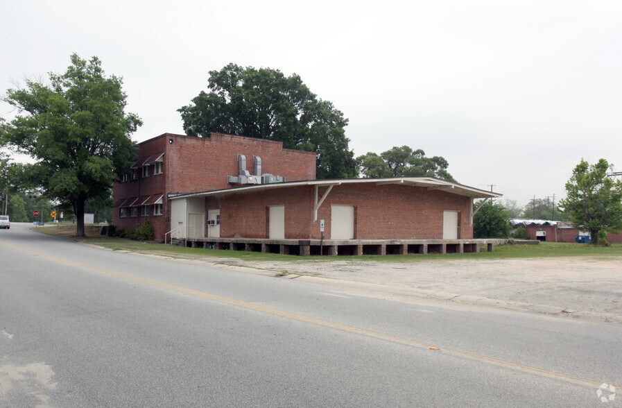 More Photos Of 204 E Railroad St, Laurinburg Light Distribution For Sale
