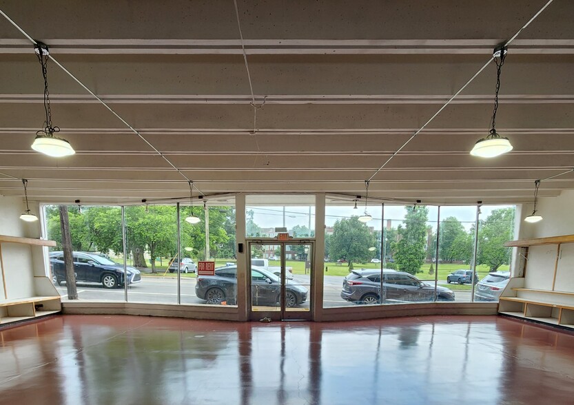 More Photos Of 4802 Charlotte Pike, Nashville Storefront For Lease